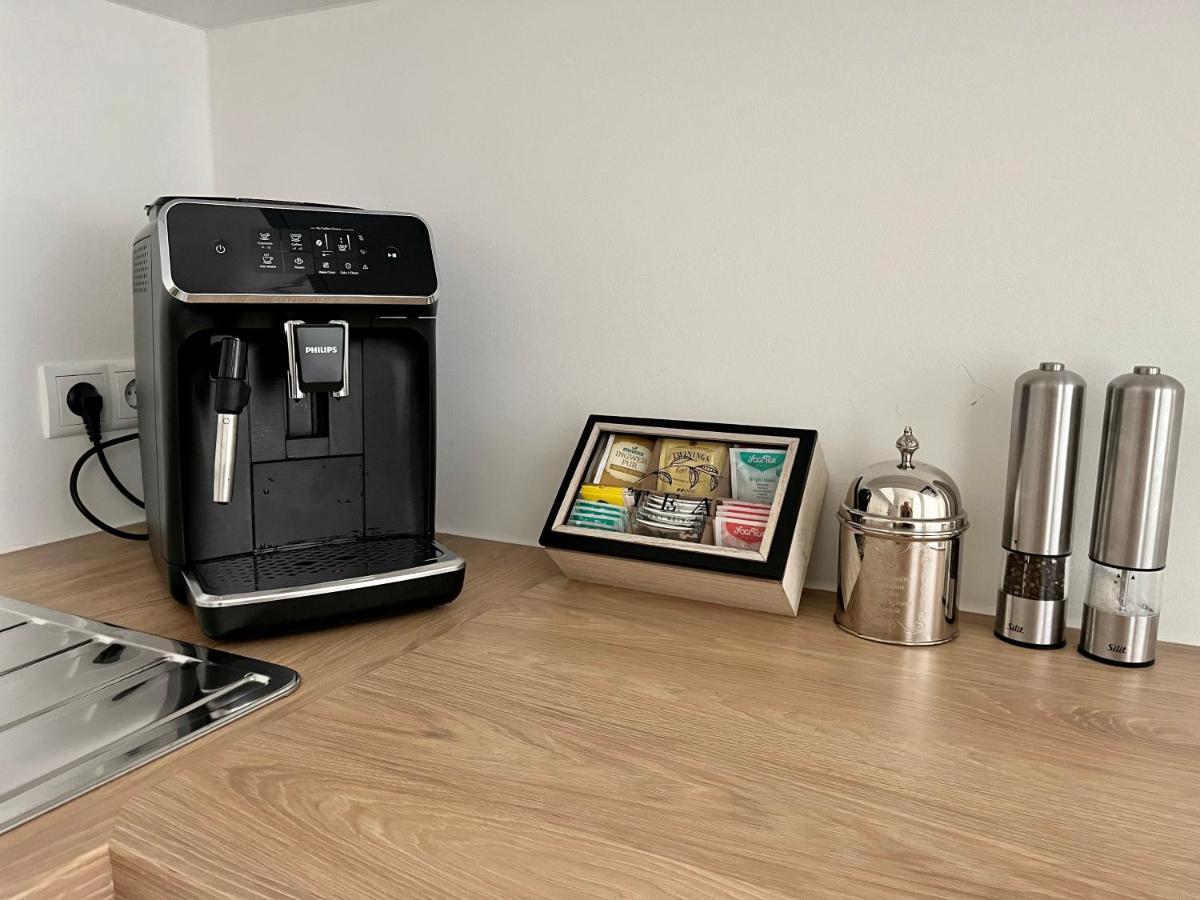 Zentrale Wohlfuehloase Apartment Wina Bagian luar foto